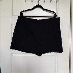 Abercrombie & Fitch Menswear / Scarlet Mini Skort